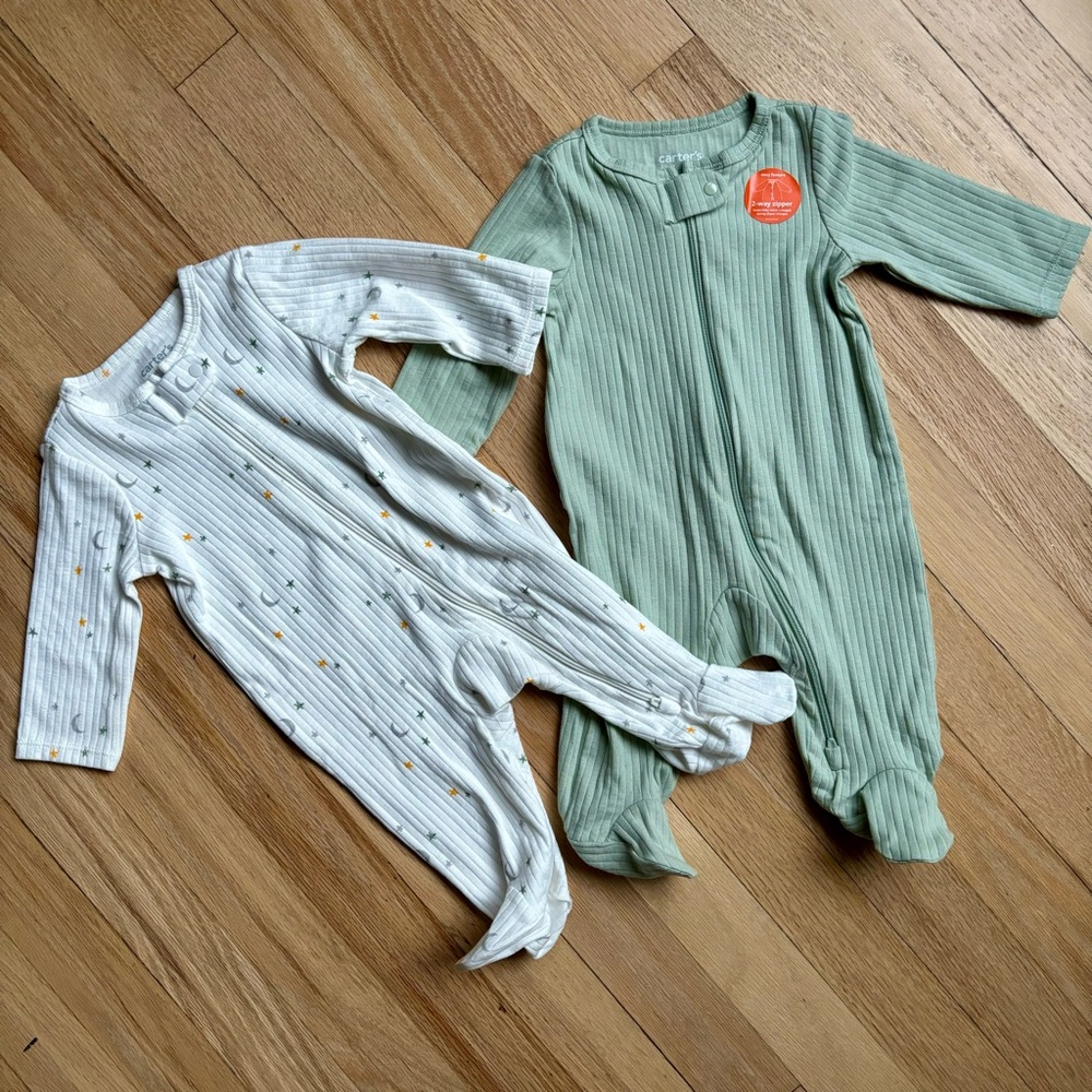 NWT Carter's baby 3mo Green and White Footies set of 2